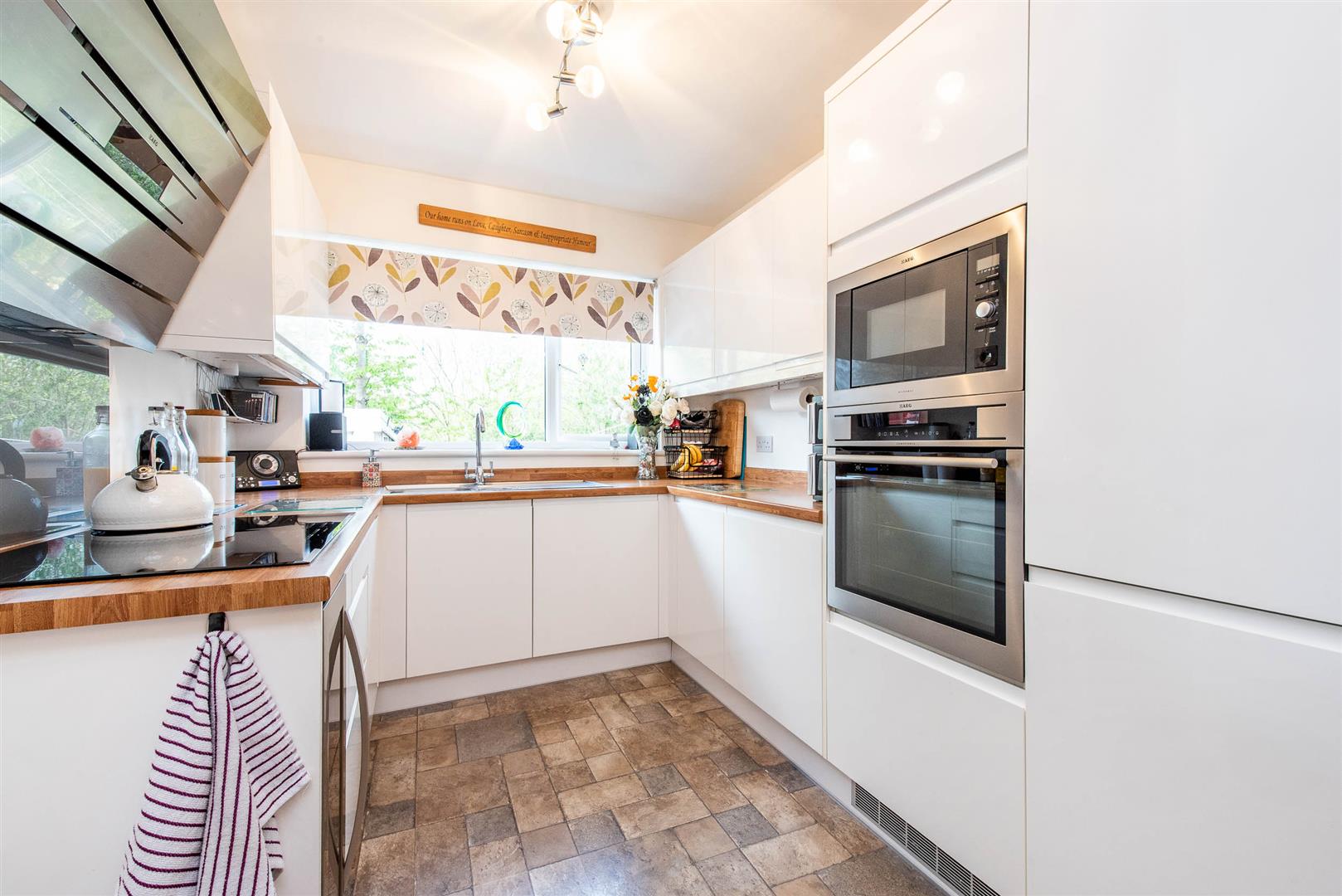 4 bed property in Manchester Road, Manchester
